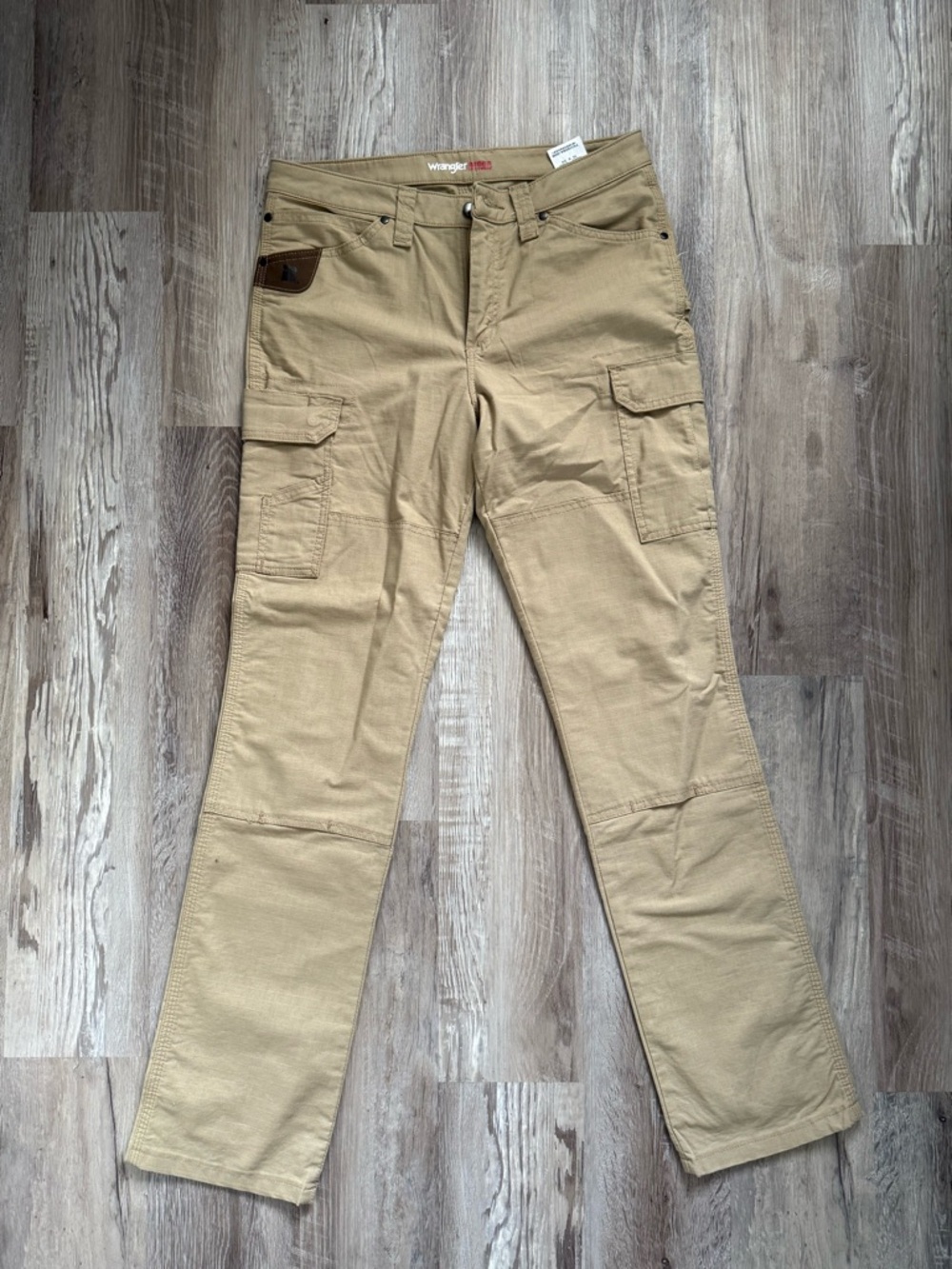 Wrangler Cargo Pants - Khaki/Tan